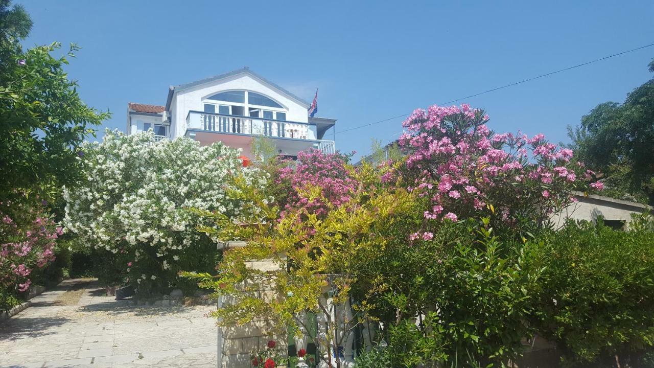 Oleander Apartment In פאקוסטאן מראה חיצוני תמונה